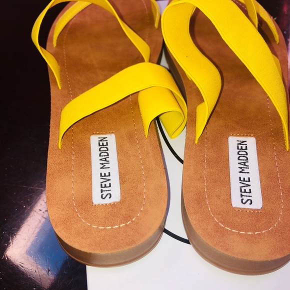 Cute Steve Madden Yellow Sandals! - Picture 5 of 8